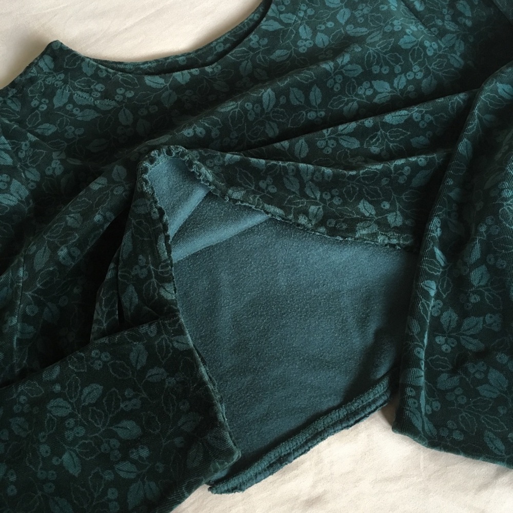 Dark Green Velvet Crop Top - Picture 4 of 8